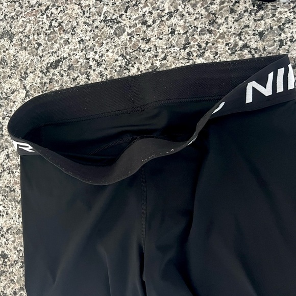 Nike Pro 365 Black Bike Shorts with Compression Fit - Picture 6 of 6